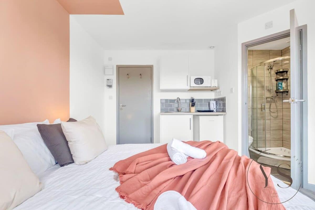 Sienna Longton Studio 2C - Wi-Fi, Alton Towers, Netflix Stoke-on-Trent Εξωτερικό φωτογραφία